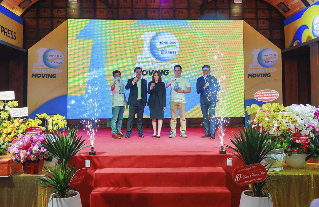 Kỷ niệm 10 năm thành lập Công Ty Hồng Đức Express